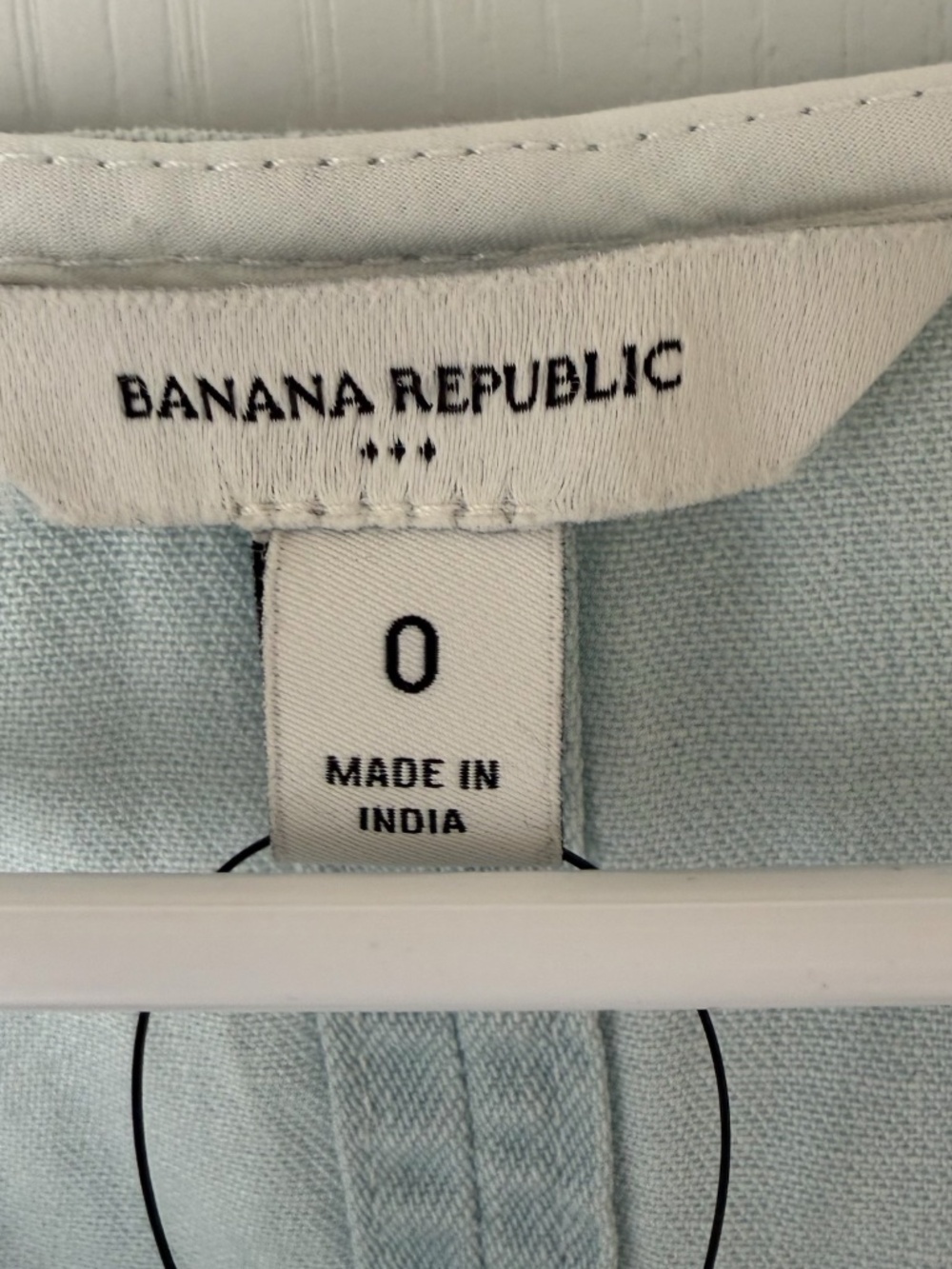 Women's Banana Republic Bubble Sleeve V-Neck Light Blue Jean Top Size 0 NWT - Picture 7 of 13